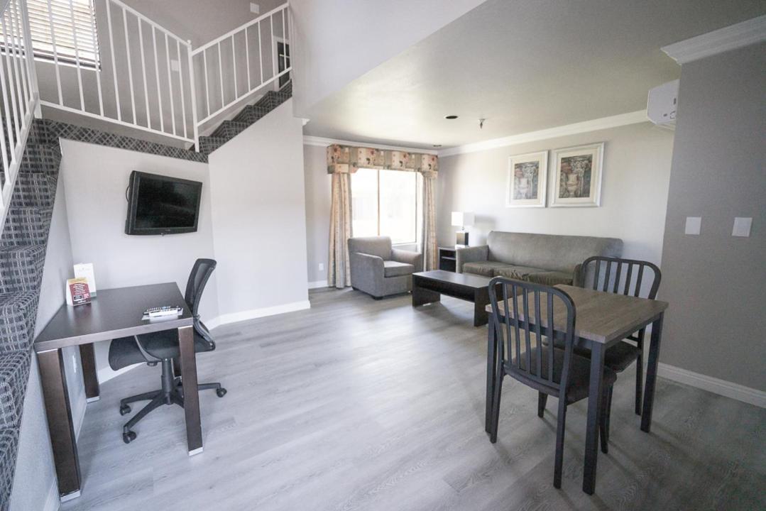 Alexis Park All Suite Resort Лас Вегас Екстериор снимка